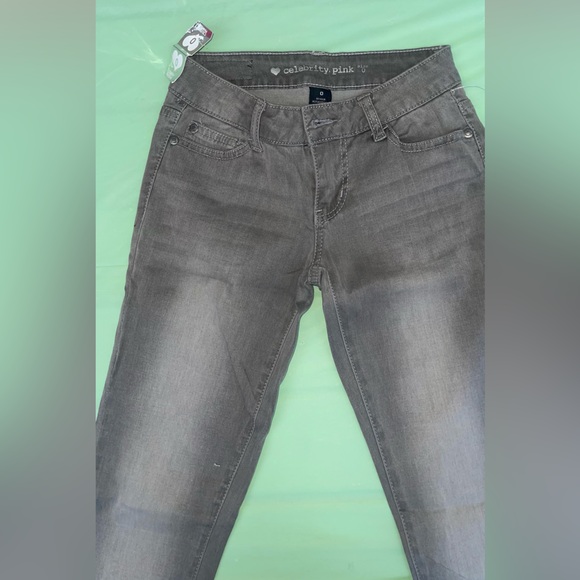 Celebrity Pink women Charcoal Skinny Jeans
NWT Size 0 Juniors - Picture 15 of 15